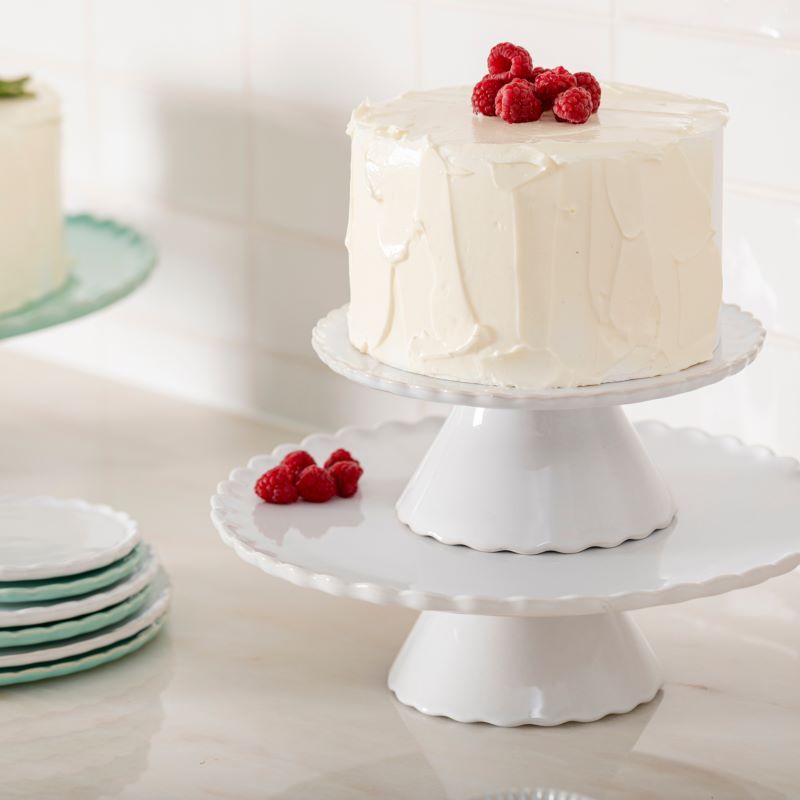 Casafina-White footed plate w/ glass dome